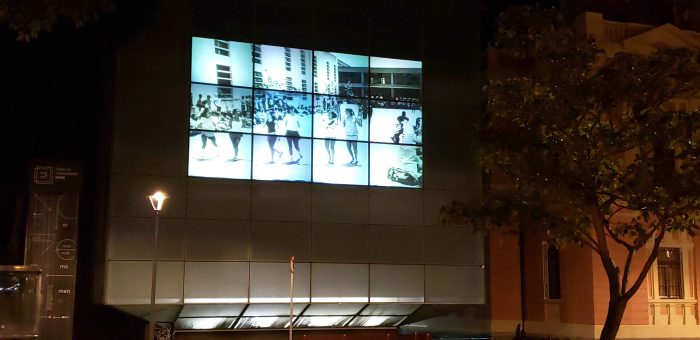 Fachada Digital do Espaço do Conhecimento da UFMG projeta fotos do COLTEC, em comemoração ao cinquentenário da escola.