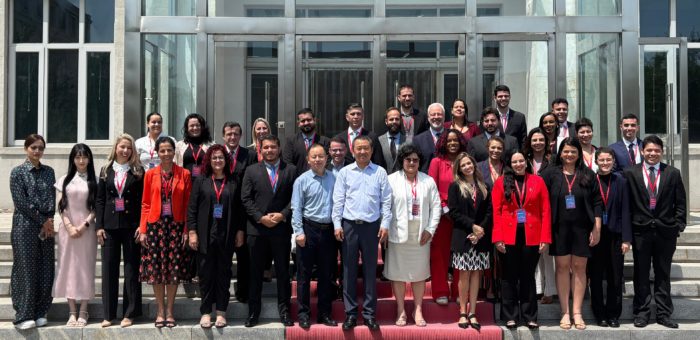 Professoras do IC-UFMG e de escolas parceiras participam de curso de formação na China